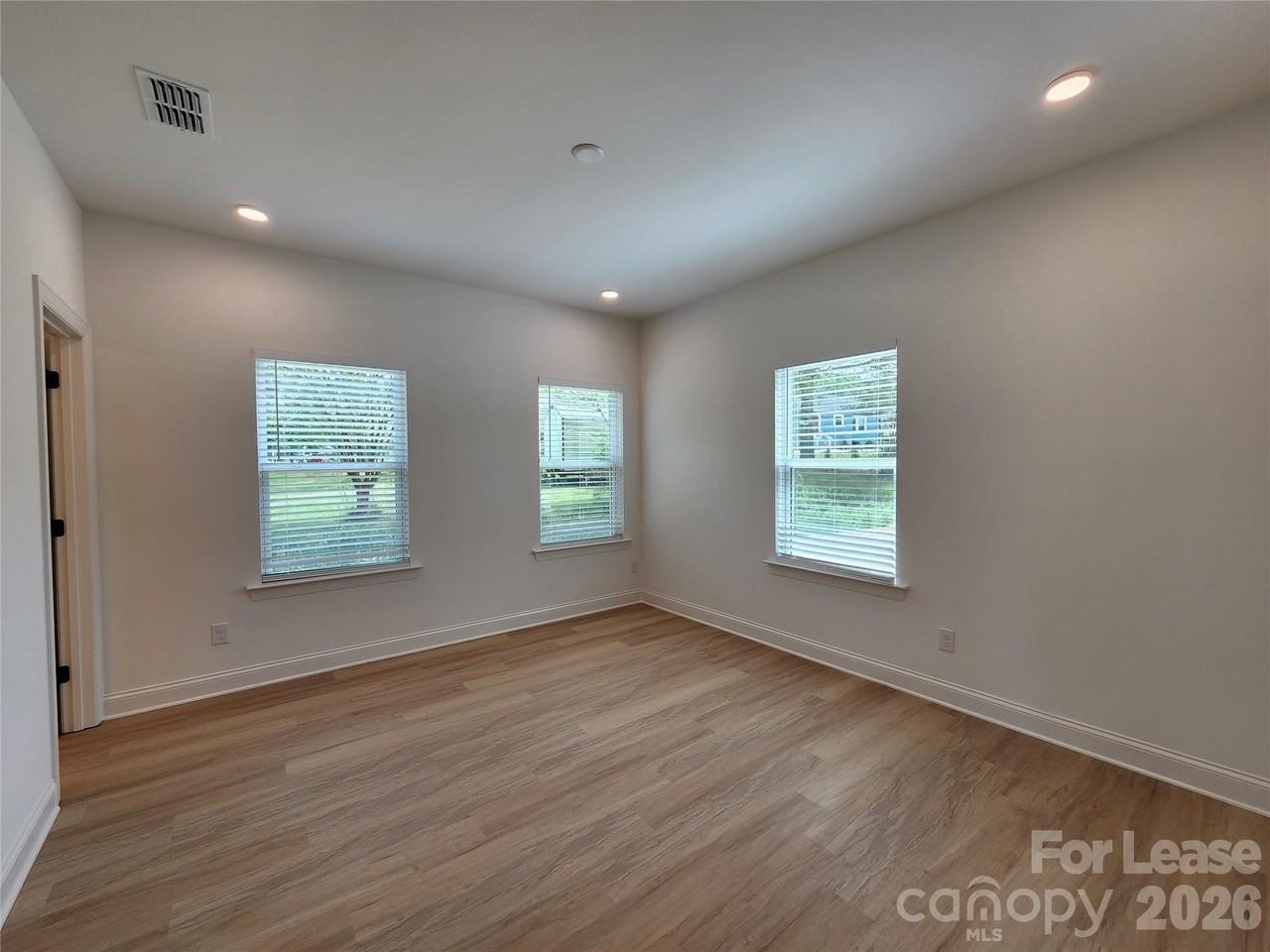 1021 Jerome St - Photo 6 of 19