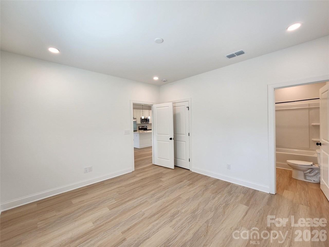 1021 Jerome St - Photo 7 of 19