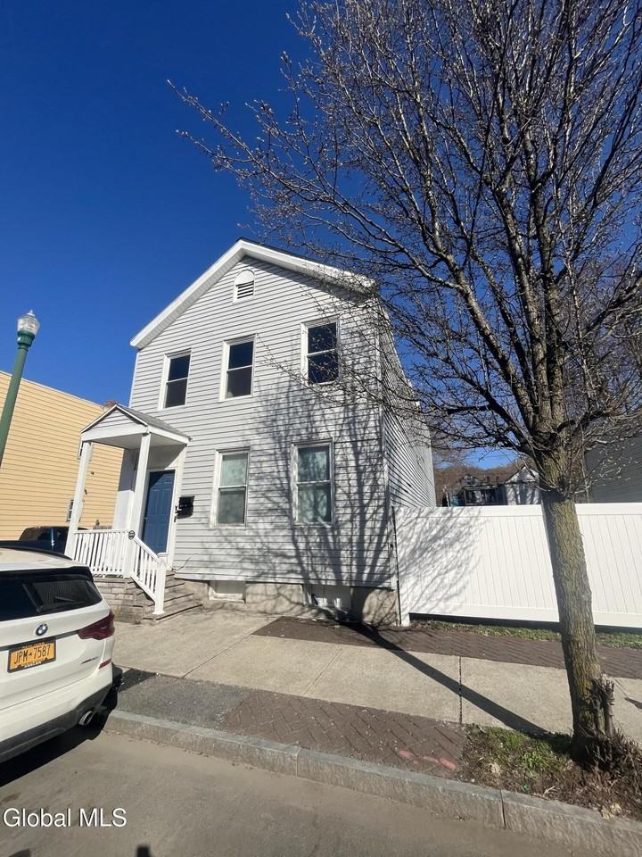 508 2nd St Unit 1st - Photo 2 of 19