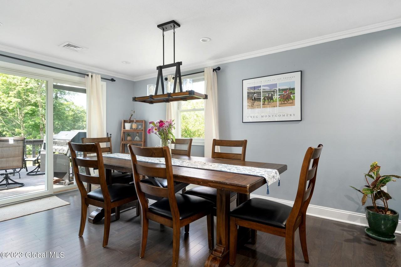 1 Laurie Ln - Photo 7 of 27