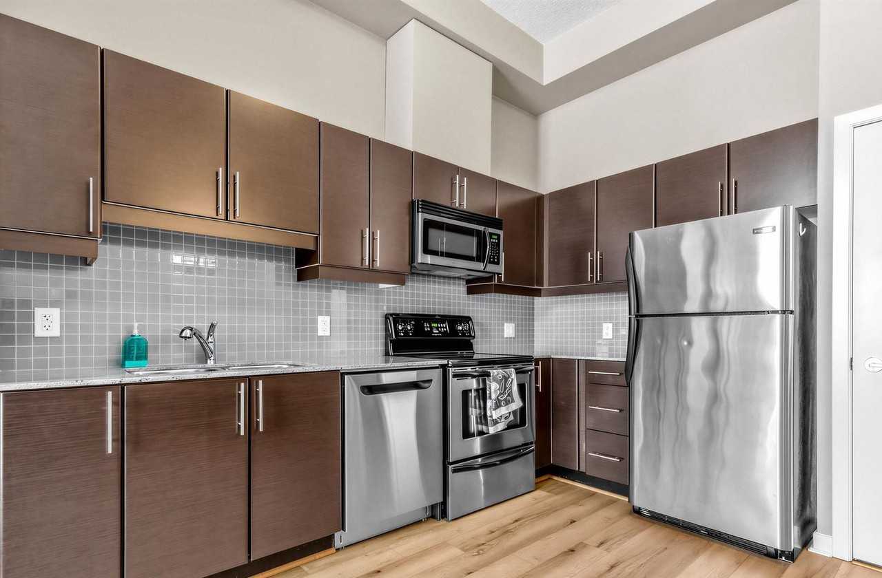 18 Harbour Street - Photo 4 of 32