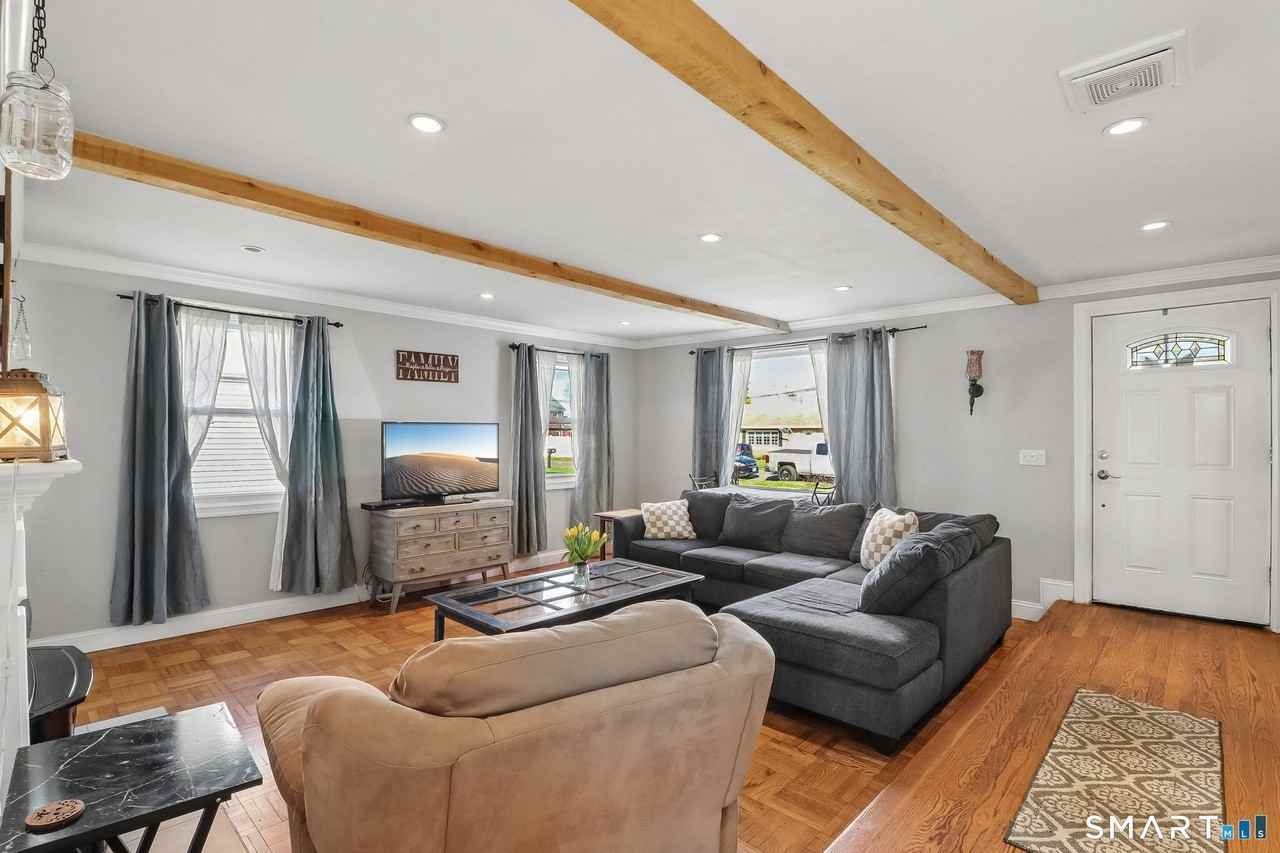 27 Melrose Ave - Photo 5 of 28