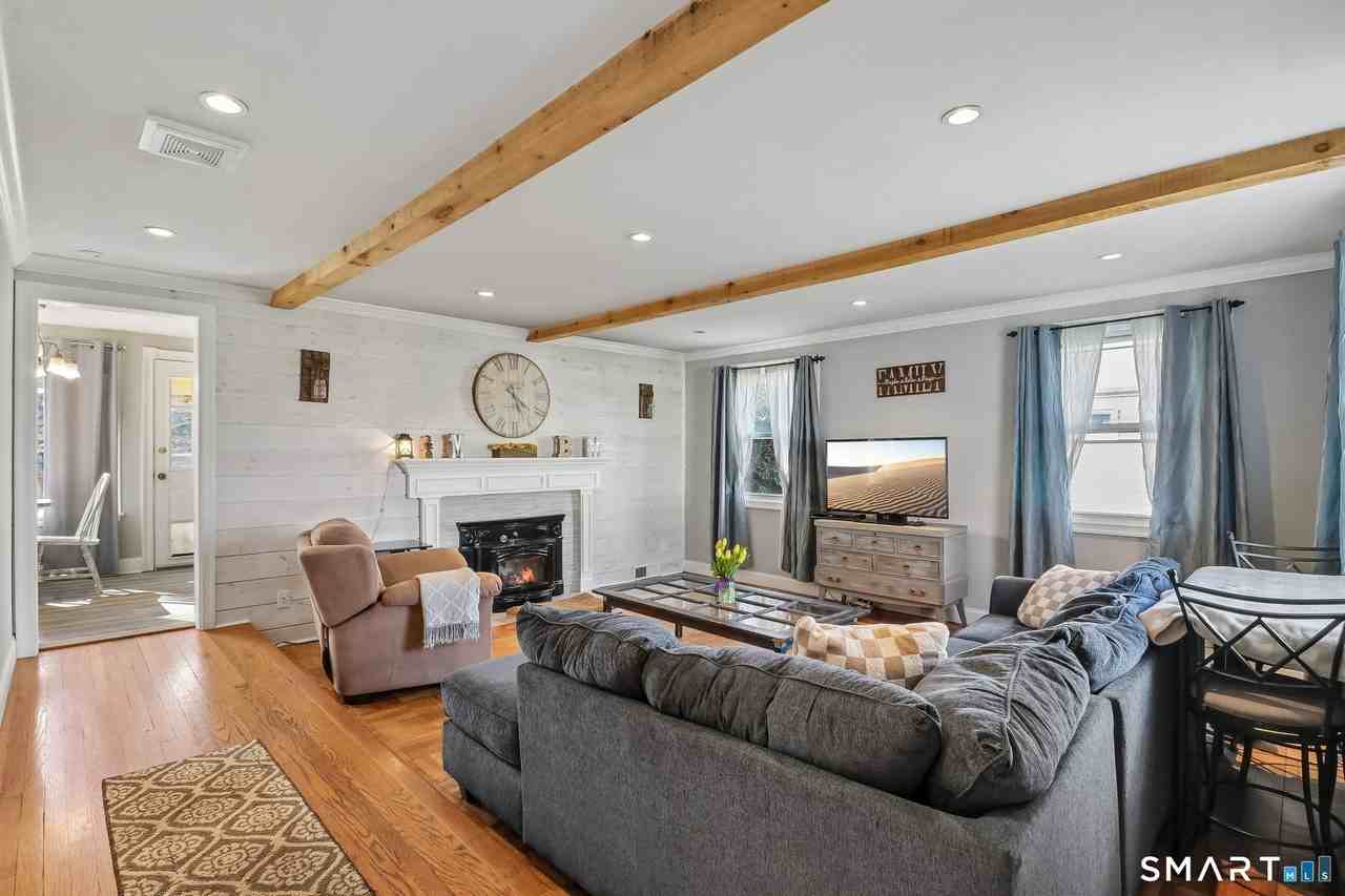 27 Melrose Ave - Photo 6 of 28