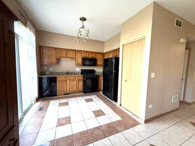 1537 / 406 Alyssa Street - 1 #1 - Photo 2 of 12