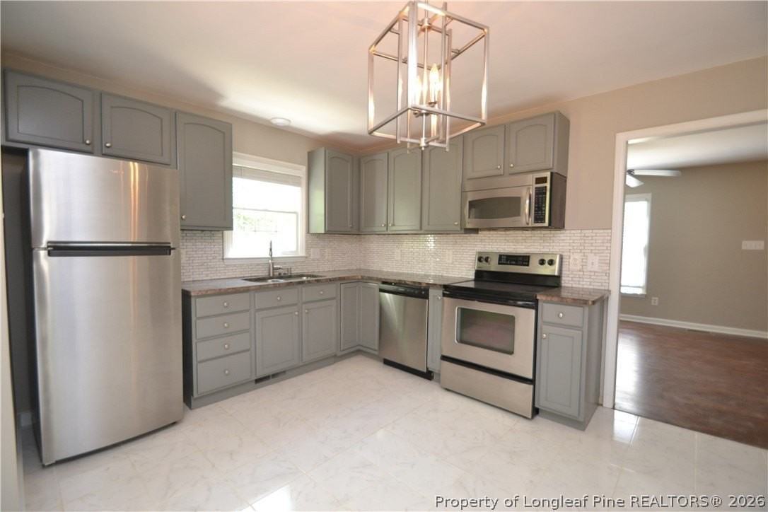 804 Curtiss Dr - Photo 6 of 36