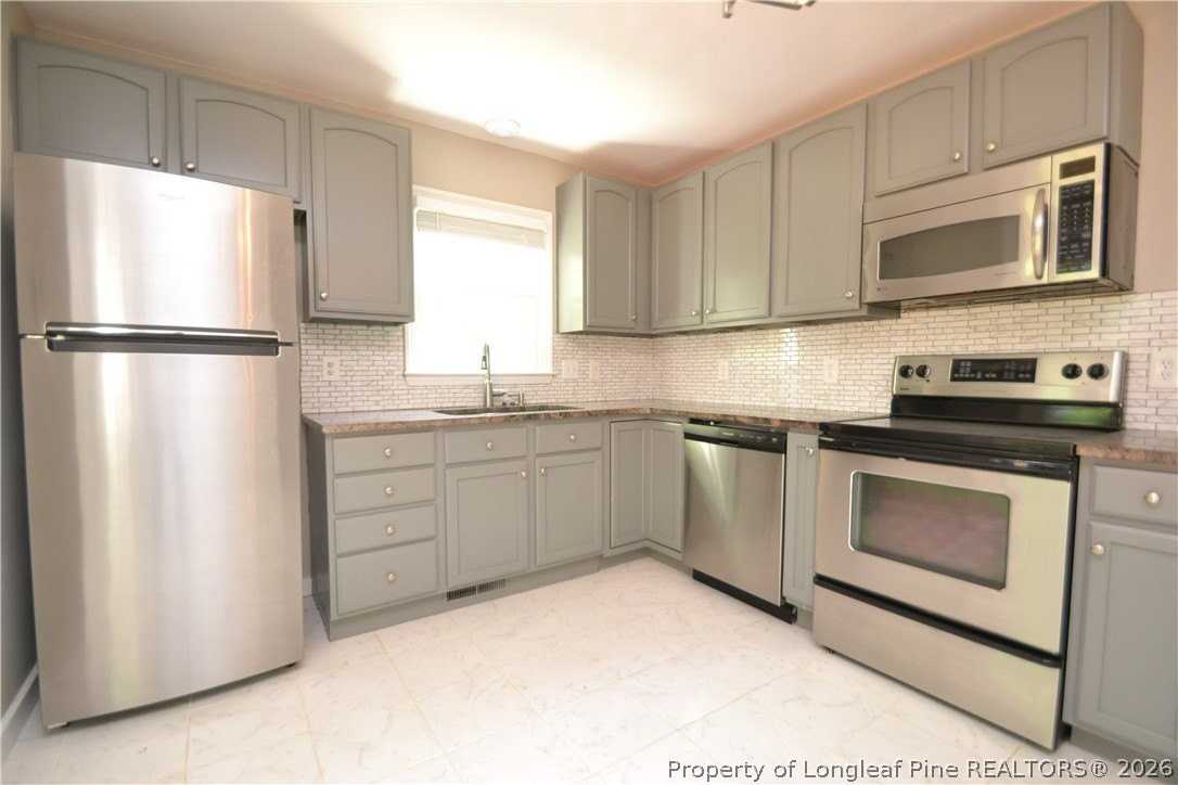 804 Curtiss Dr - Photo 7 of 36