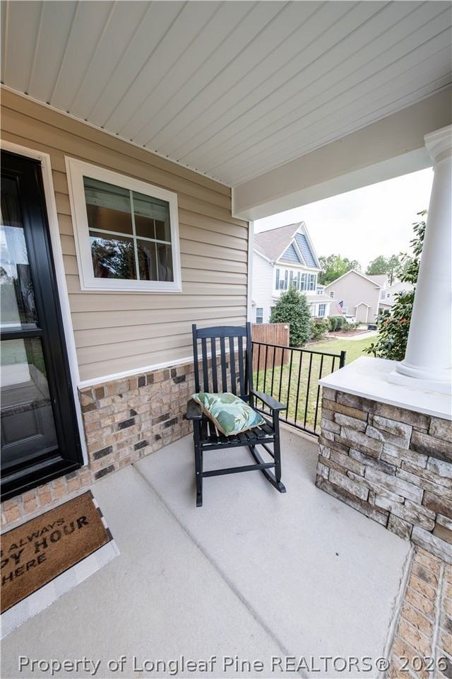 622 Omaha Dr - Photo 5 of 39