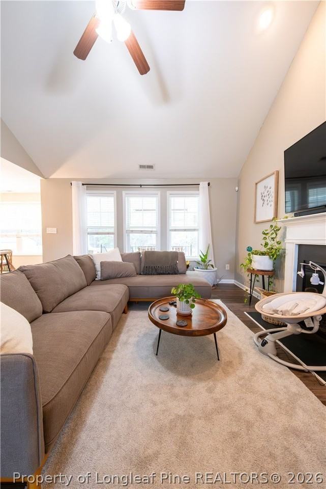 622 Omaha Dr - Photo 7 of 39