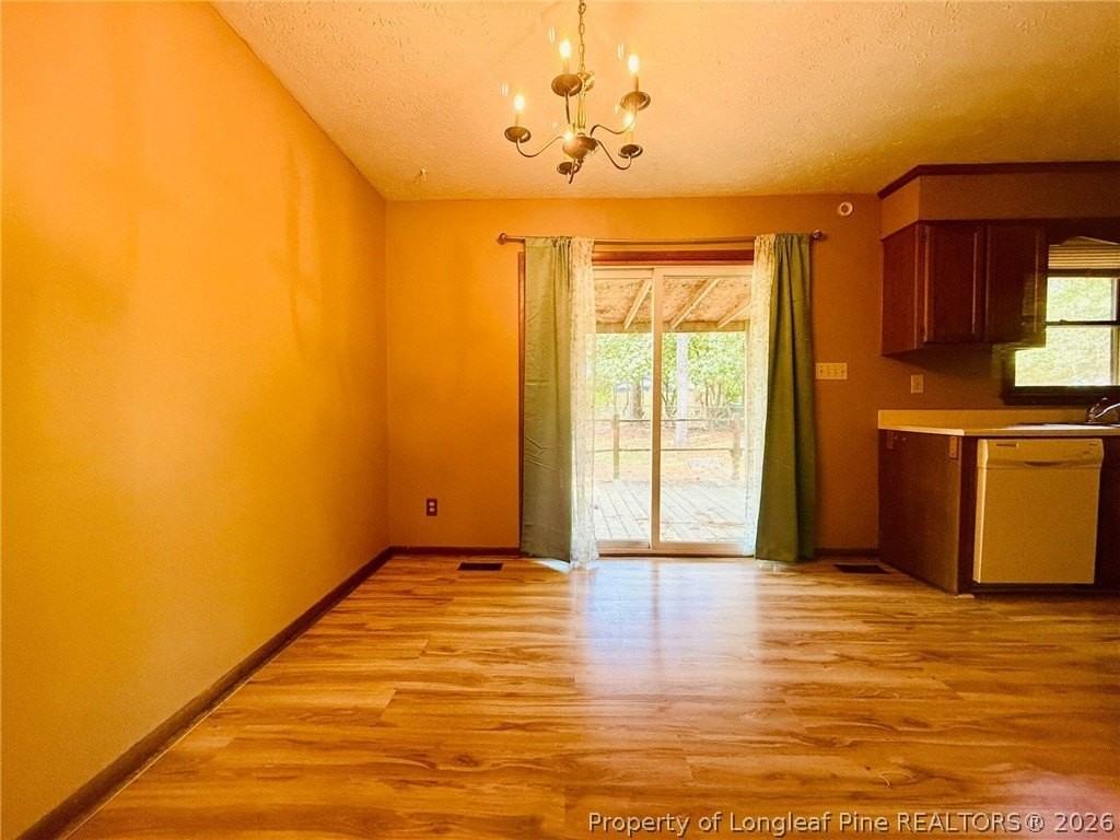 210 Tiverton St - Photo 5 of 17