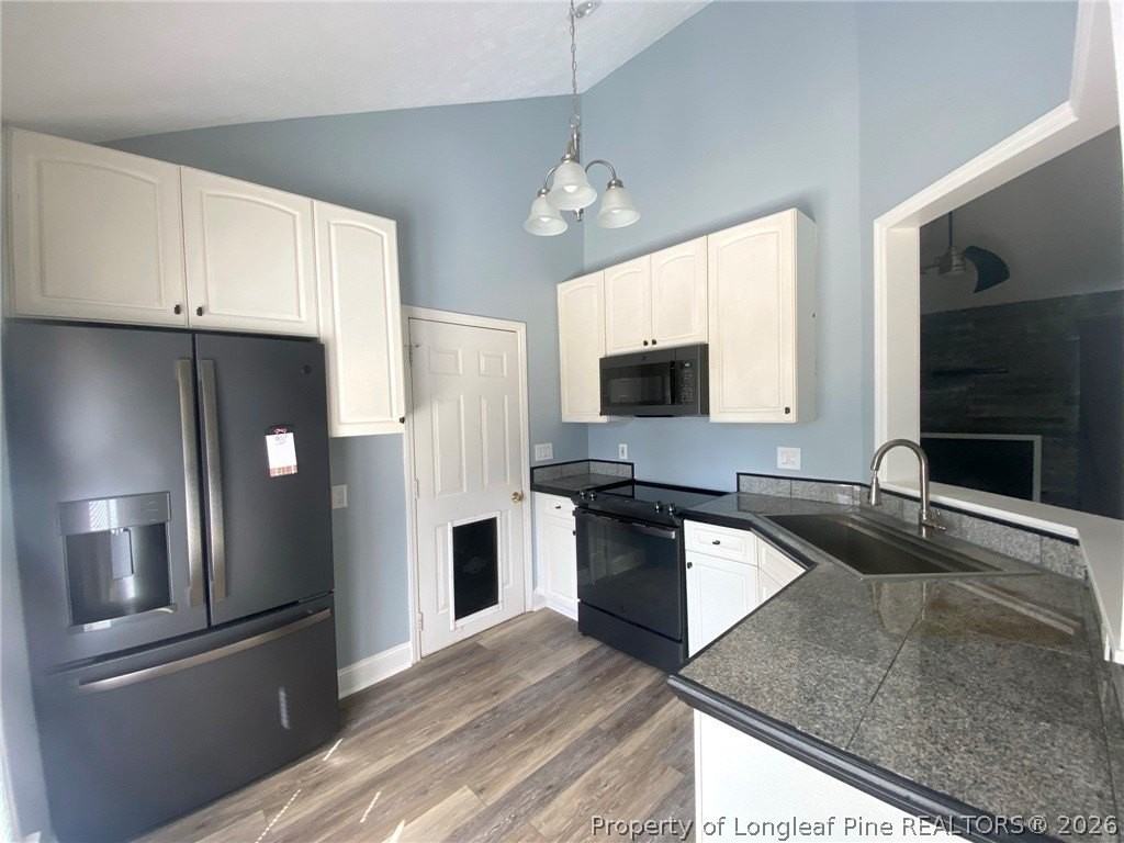 5715 Walkabout Rd - Photo 4 of 16