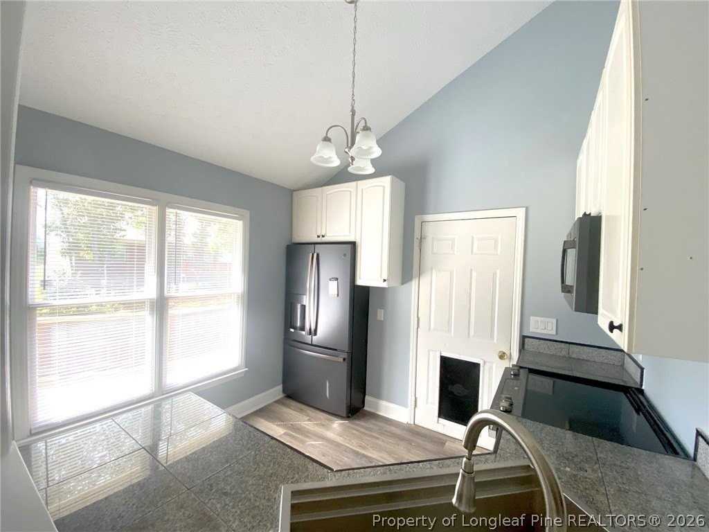 5715 Walkabout Rd - Photo 5 of 16