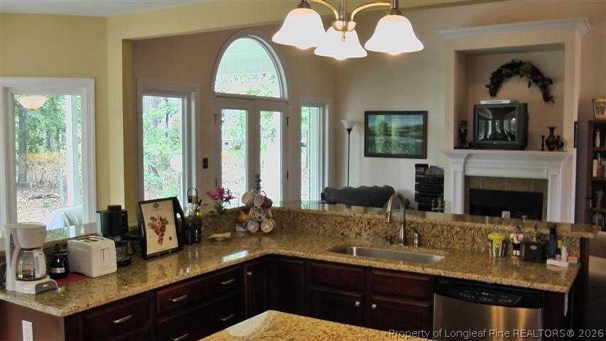 158 Sherwood Ln - Photo 4 of 12