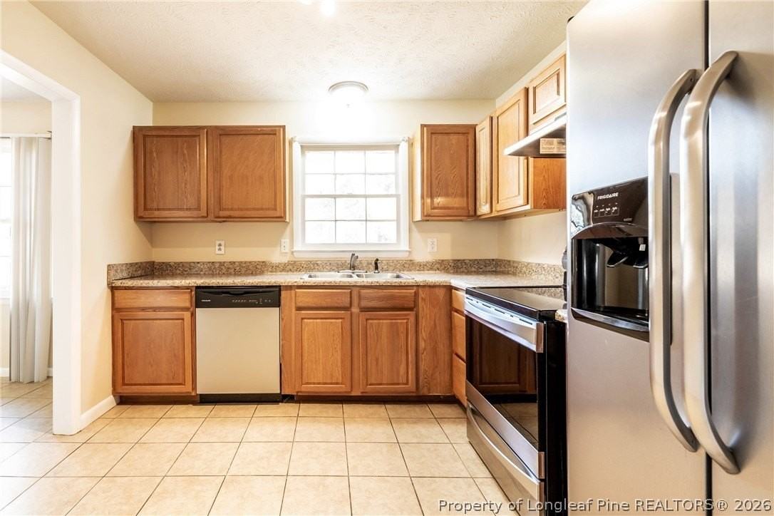 1113 Oakstone Dr - Photo 5 of 22