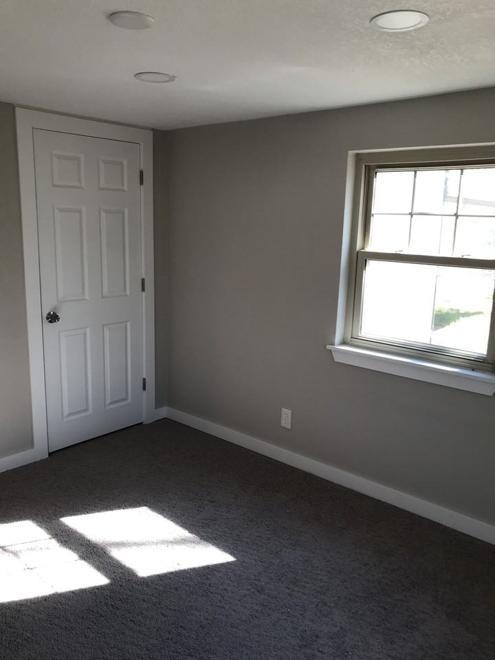 518 16th St #1 - Photo 4 of 20