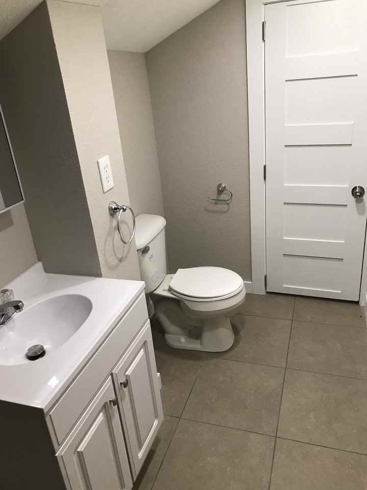 518 16th St #1 - Photo 6 of 20