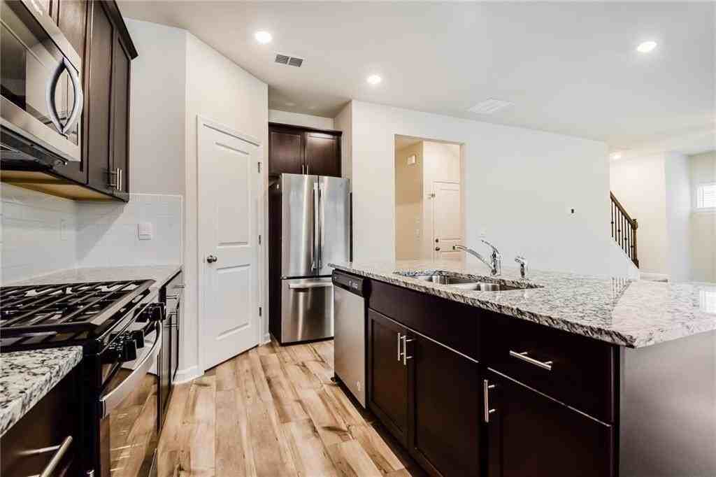 282 Timberland Ave - Photo 4 of 17