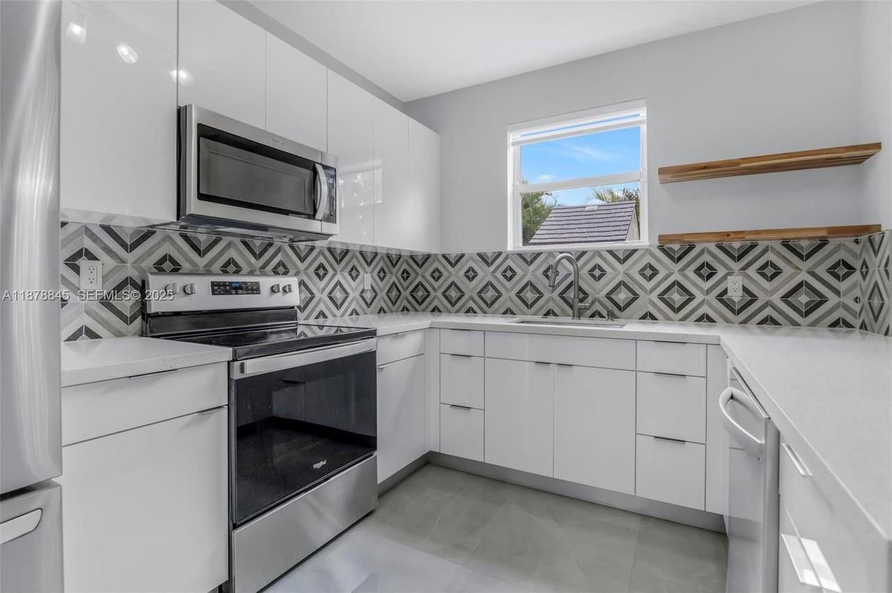 801 Northwest 134th Avenue - Photo 6 of 57