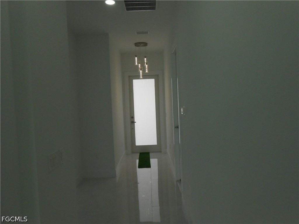 320 Poplar St - Photo 6 of 32