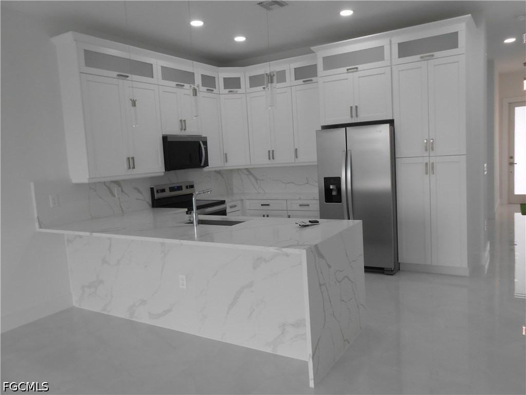 320 Poplar St - Photo 7 of 32