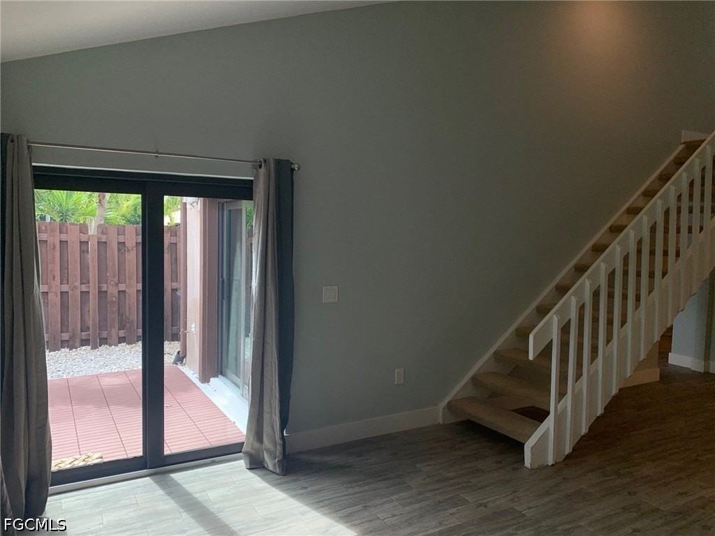 8849 Somerset Blvd - Photo 3 of 32