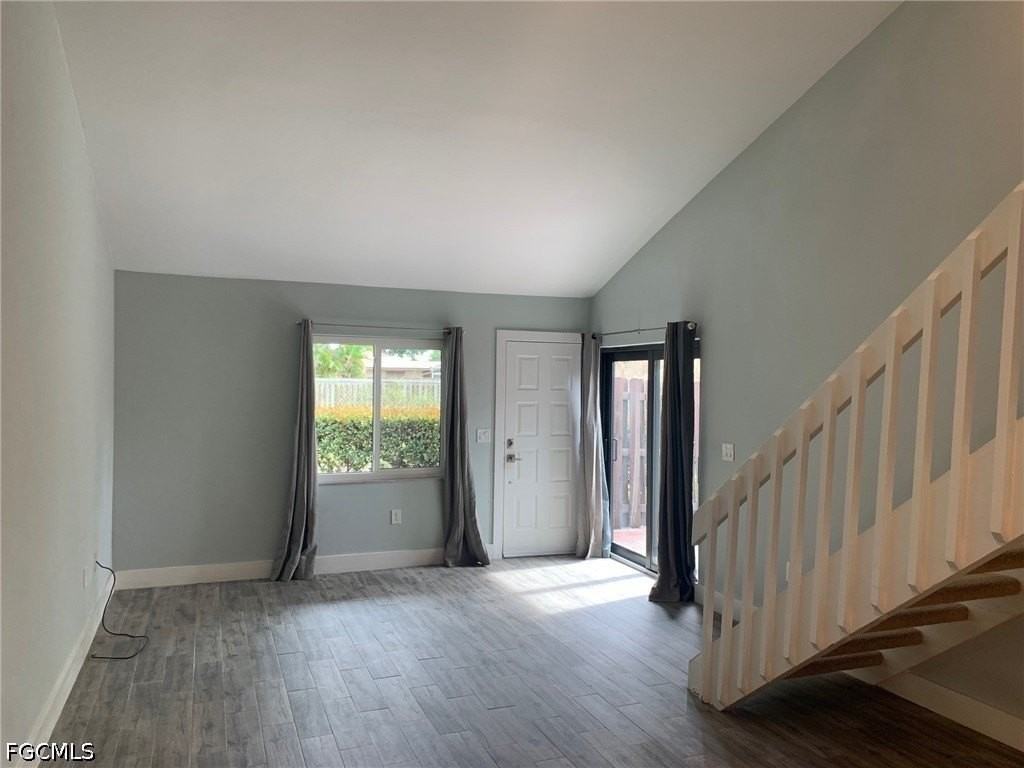 8849 Somerset Blvd - Photo 4 of 32