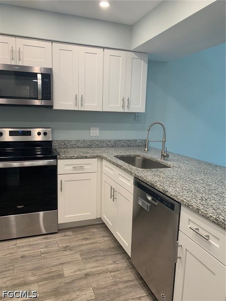 8849 Somerset Blvd - Photo 6 of 32