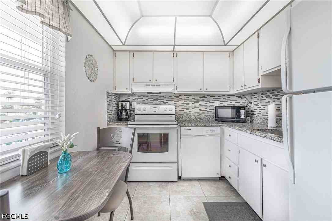 6220 Augusta Dr Apt 307 - Photo 2 of 23