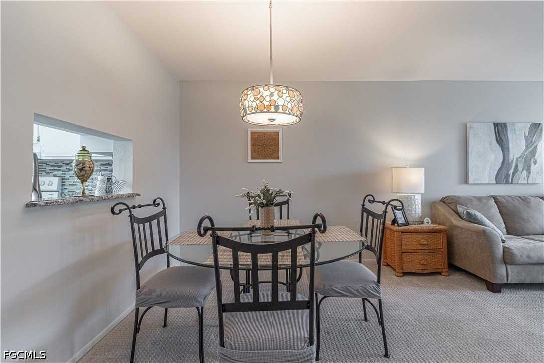 6220 Augusta Dr Apt 307 - Photo 4 of 23