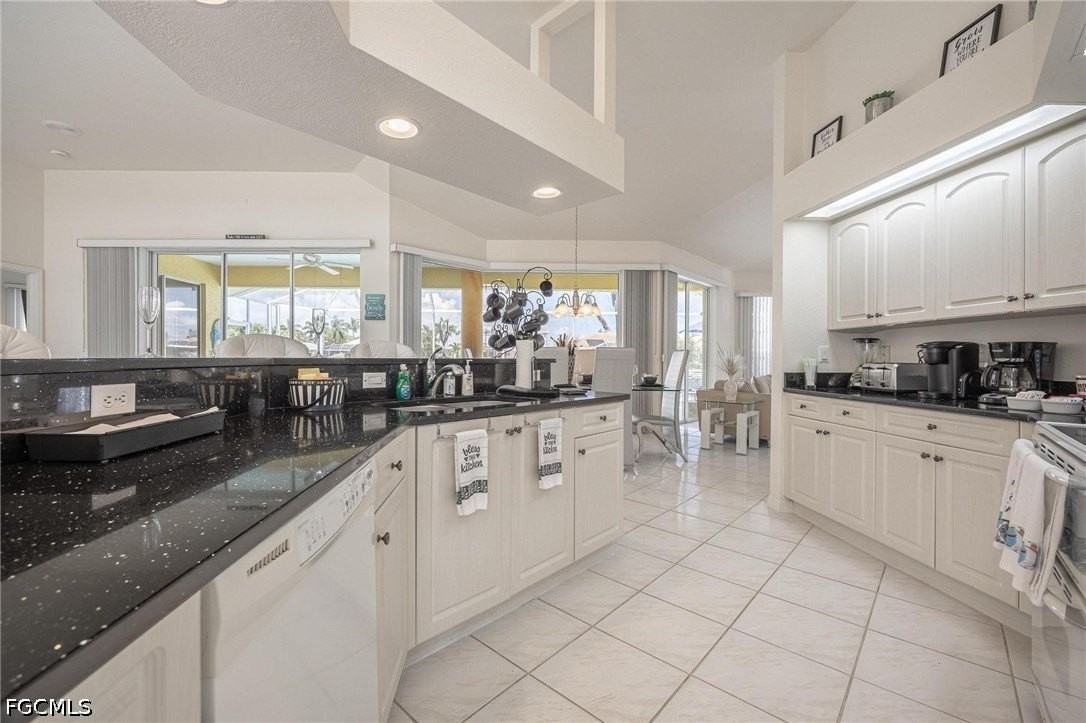 4412 Sw 26th Ave - Photo 7 of 28