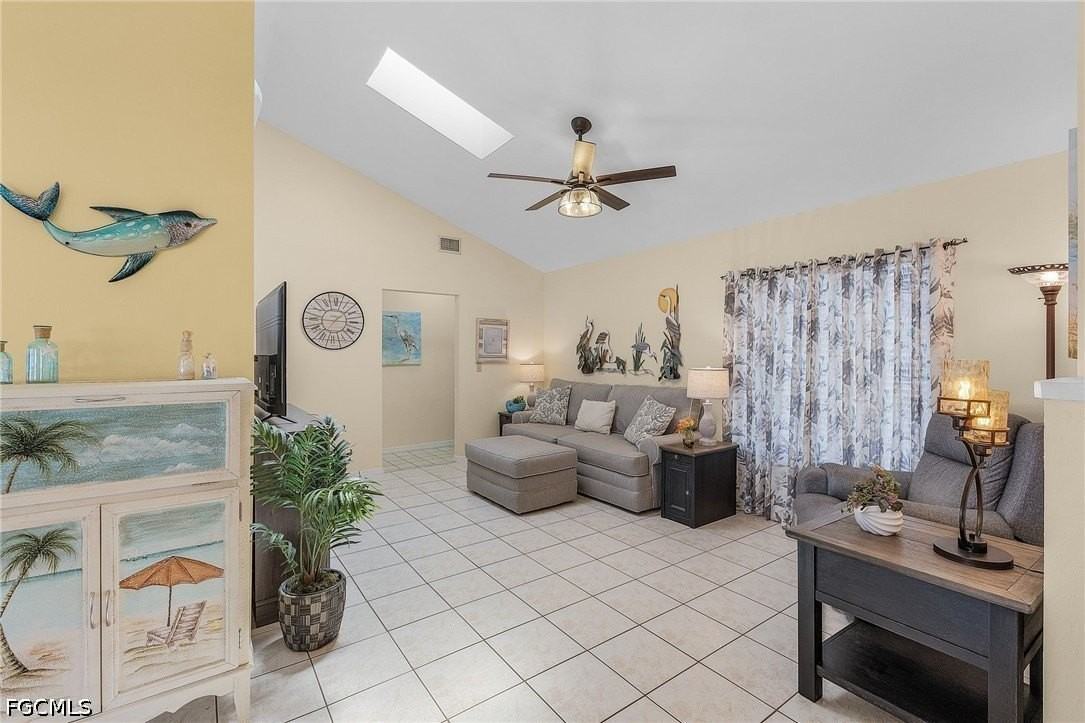 1409 Sw 1st Pl - Photo 5 of 35