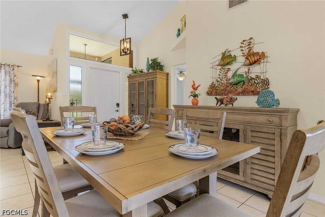 1409 Sw 1st Pl - Photo 6 of 35