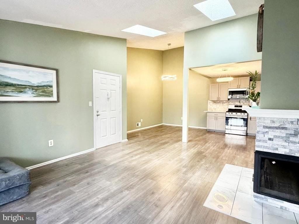 21 Joyner Ct - Photo 2 of 18