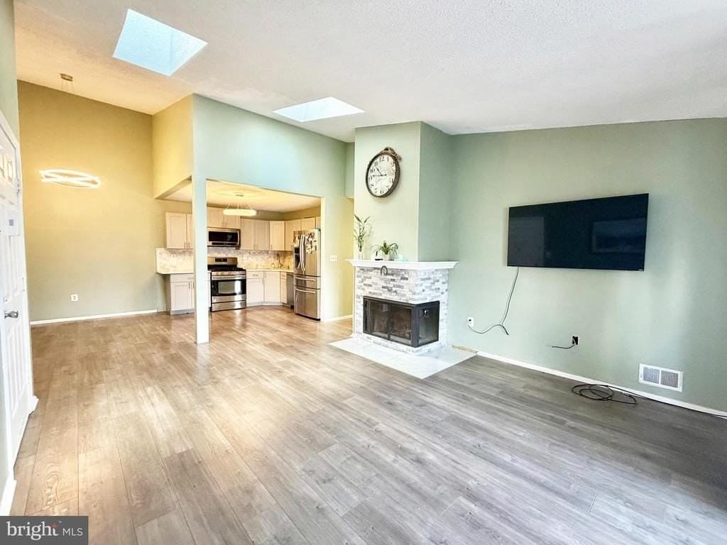 21 Joyner Ct - Photo 3 of 18