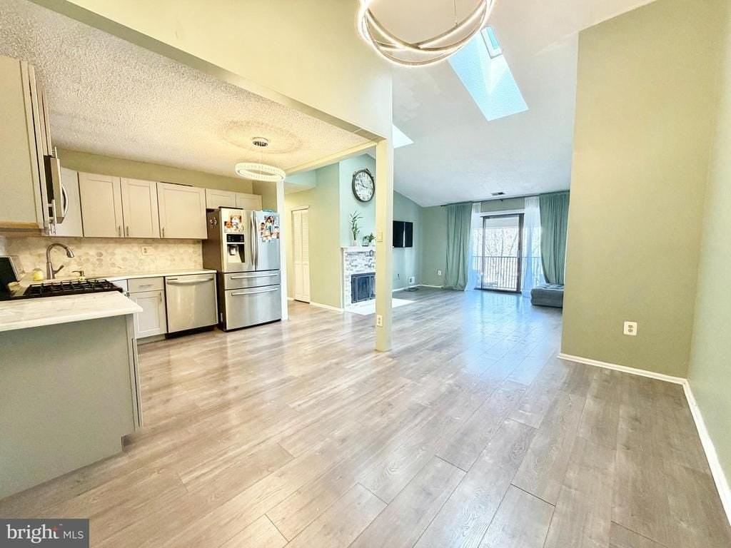 21 Joyner Ct - Photo 6 of 18