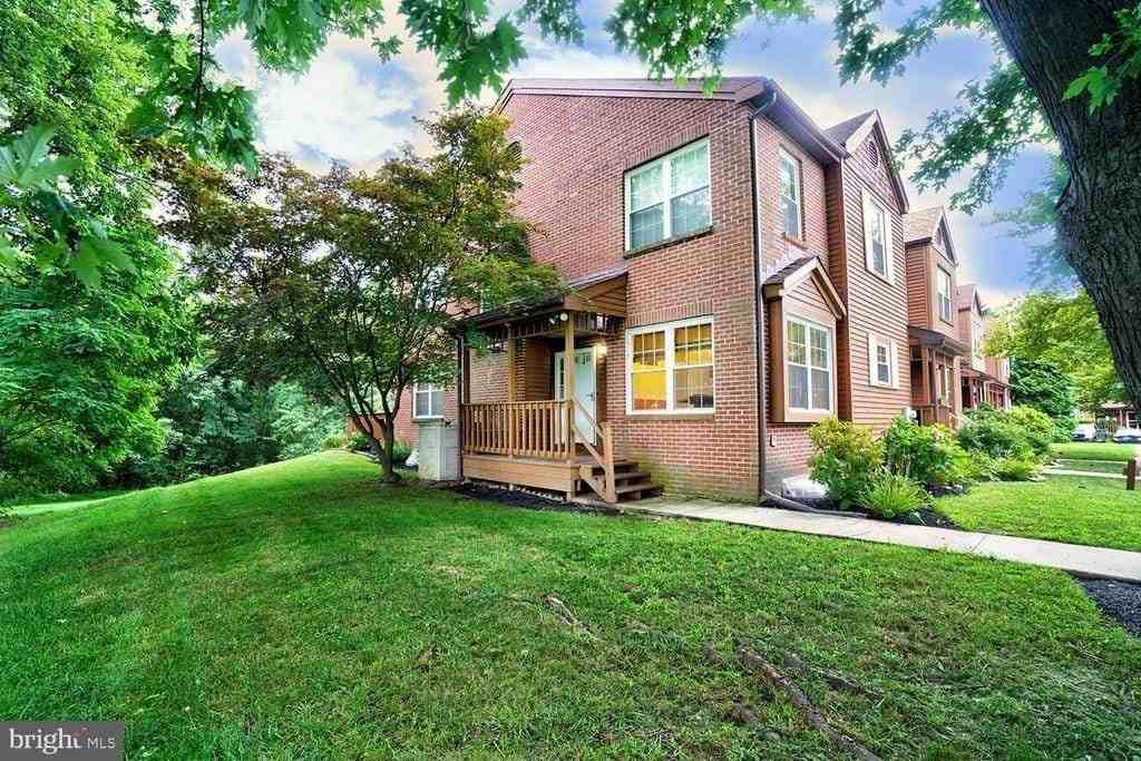 111 Honeylocust Ct - Photo 2 of 39