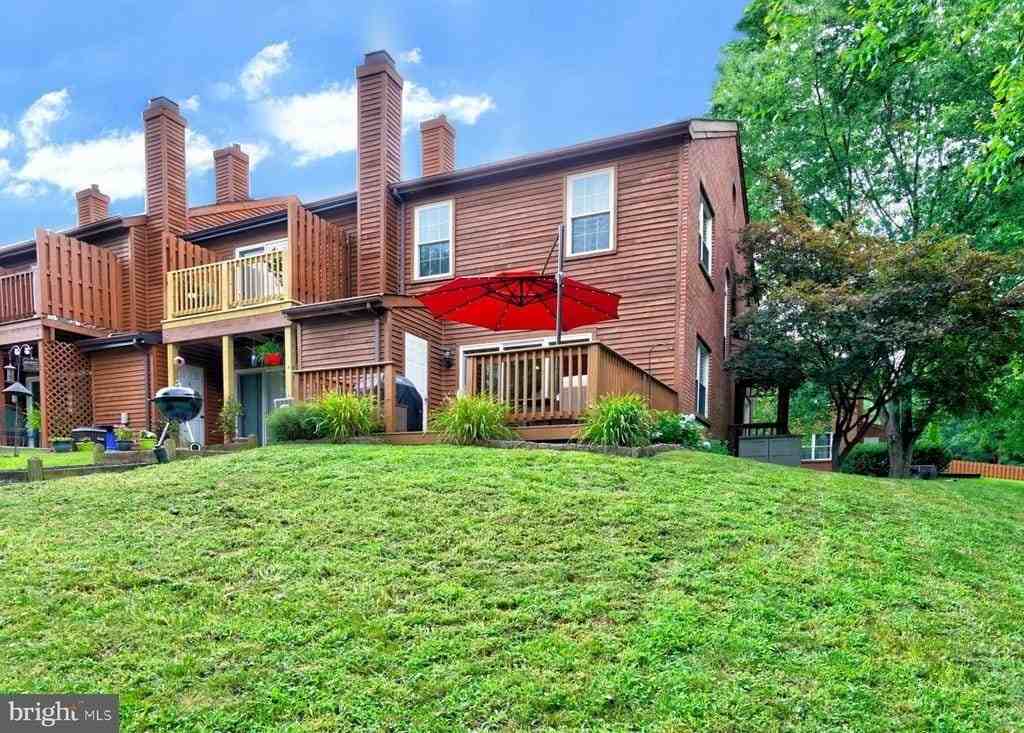 111 Honeylocust Ct - Photo 3 of 39