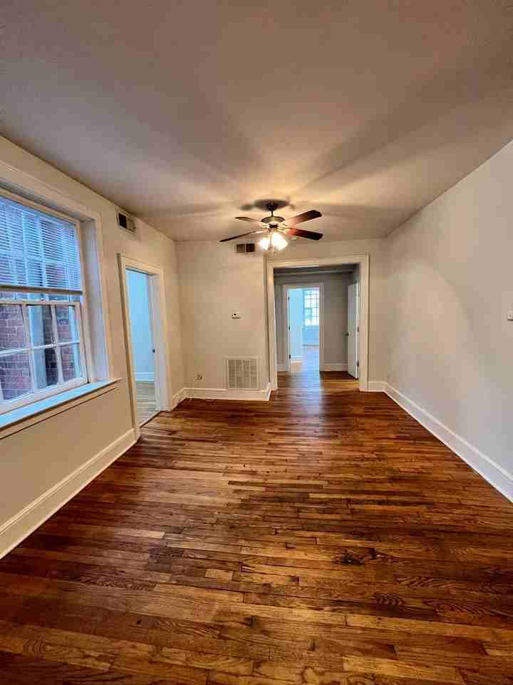 1107 W Grace St - Photo 5 of 30