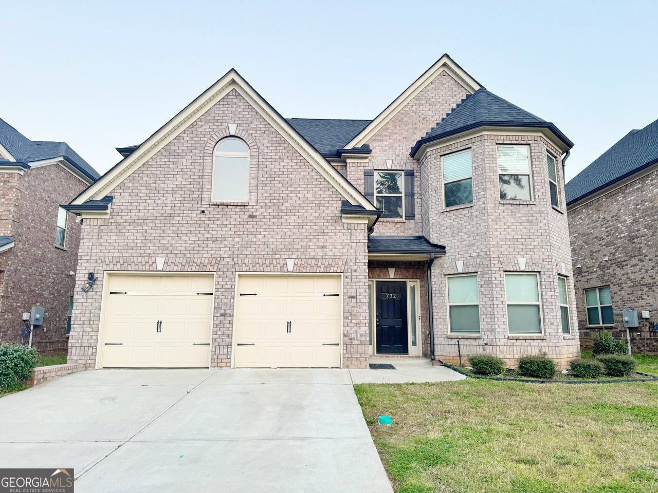 732 Sanctuary Ln - Photo 2 of 28