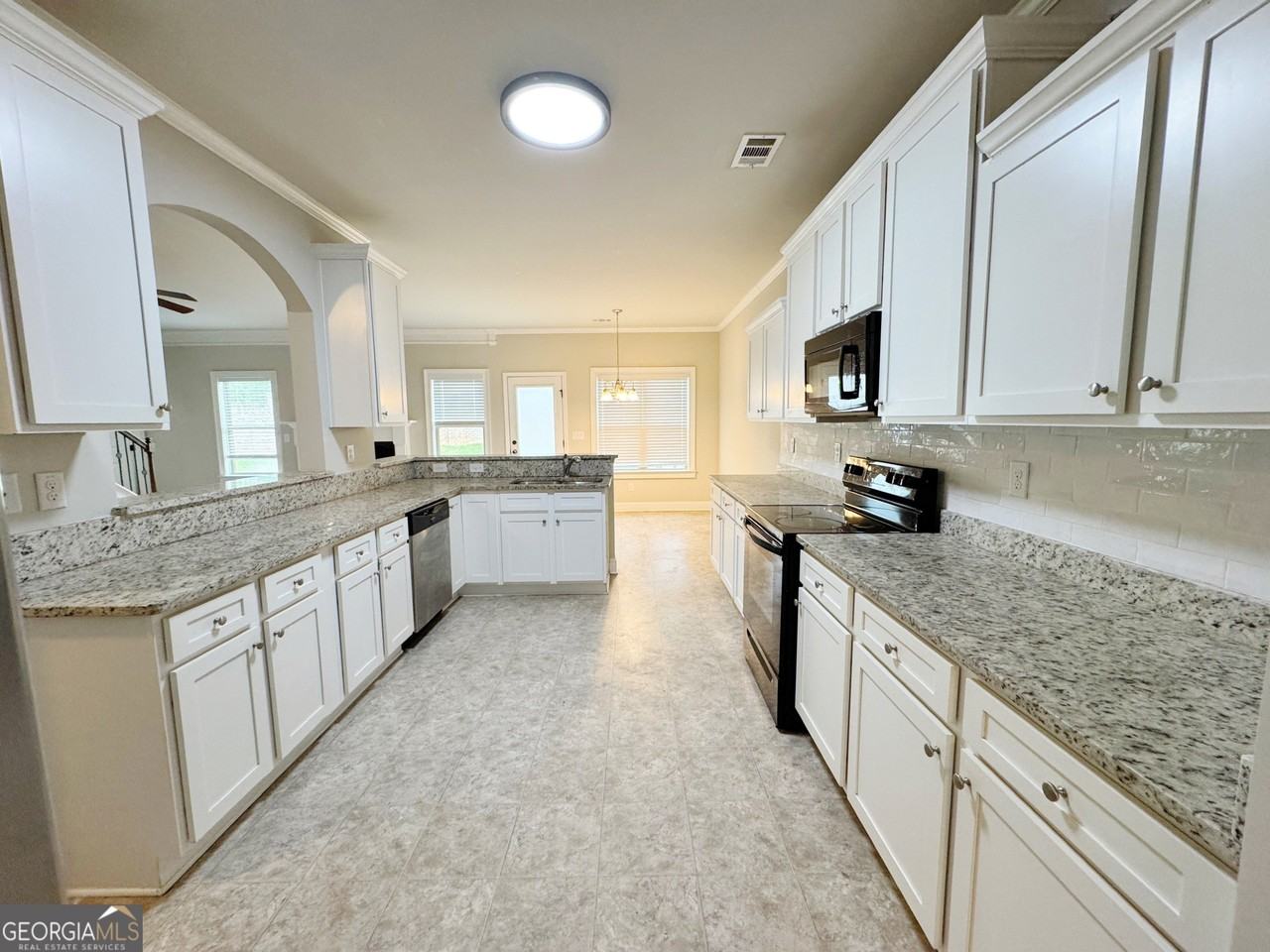 732 Sanctuary Ln - Photo 7 of 28