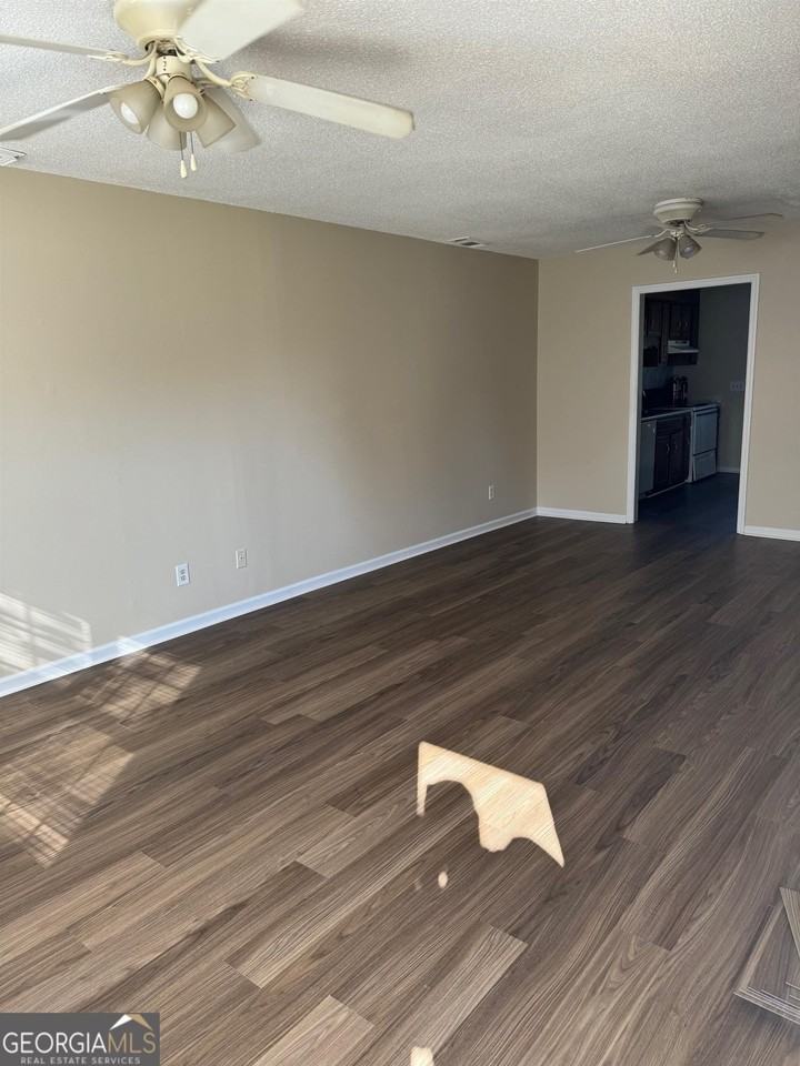 609 Yorktown Pl #B - Photo 2 of 9