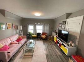 featured image of 625 E Burlington St