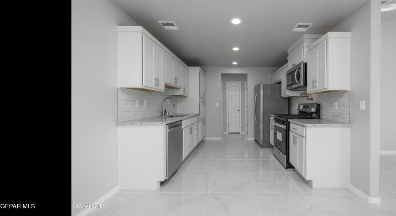 15221 Gauge Ct - Photo 6 of 17