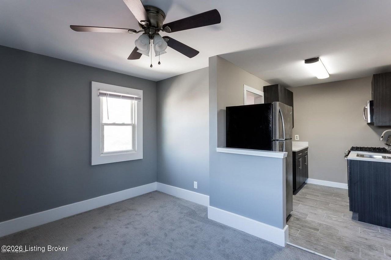 909 Ash St Apt 2 - Photo 6 of 16