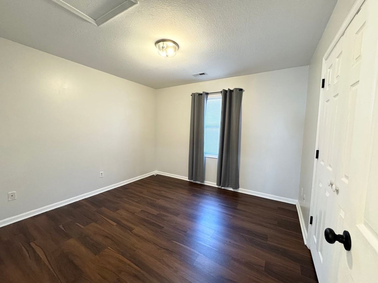 205 Summerfield St - Photo 3 of 9