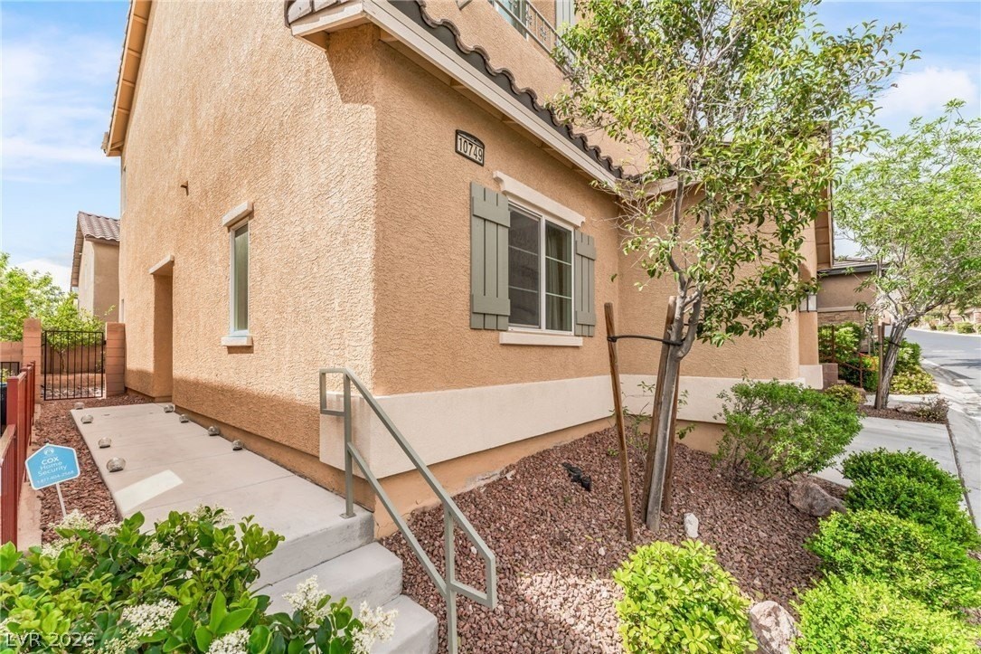 10749 Cather Ave - Photo 2 of 23