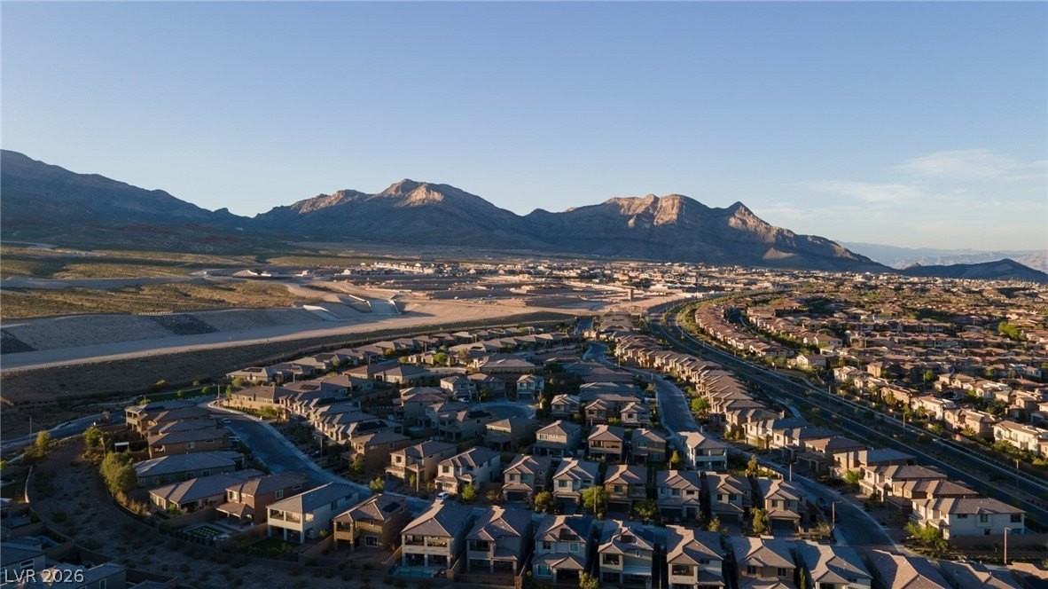 400 Red Feather Peak Ct - Photo 4 of 47