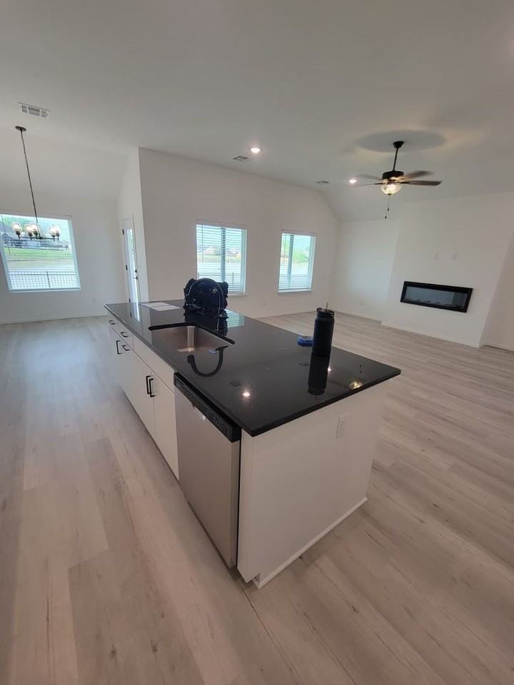 3809 W Laredo St - Photo 4 of 43