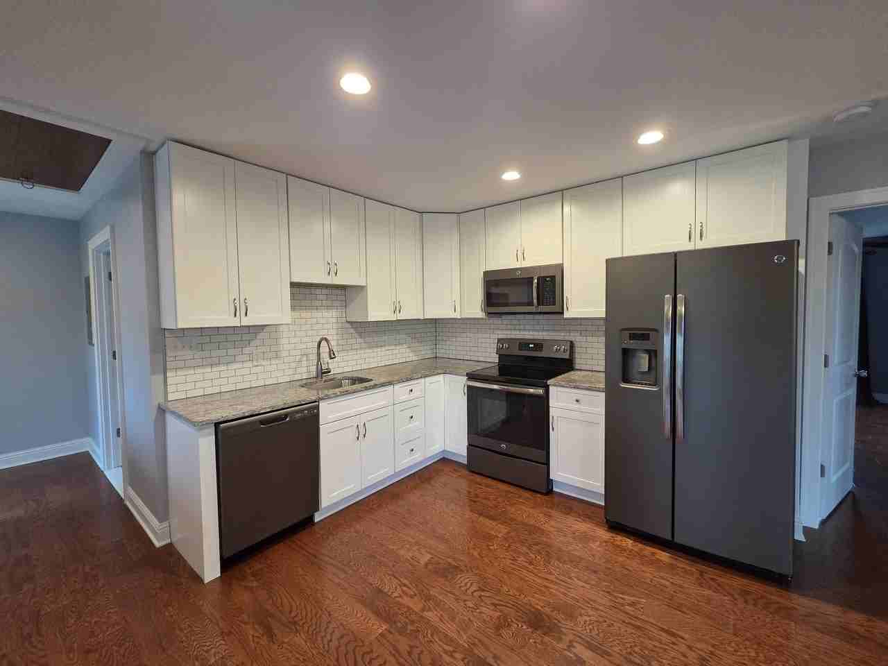 412 Starkweather St #B - Photo 4 of 17