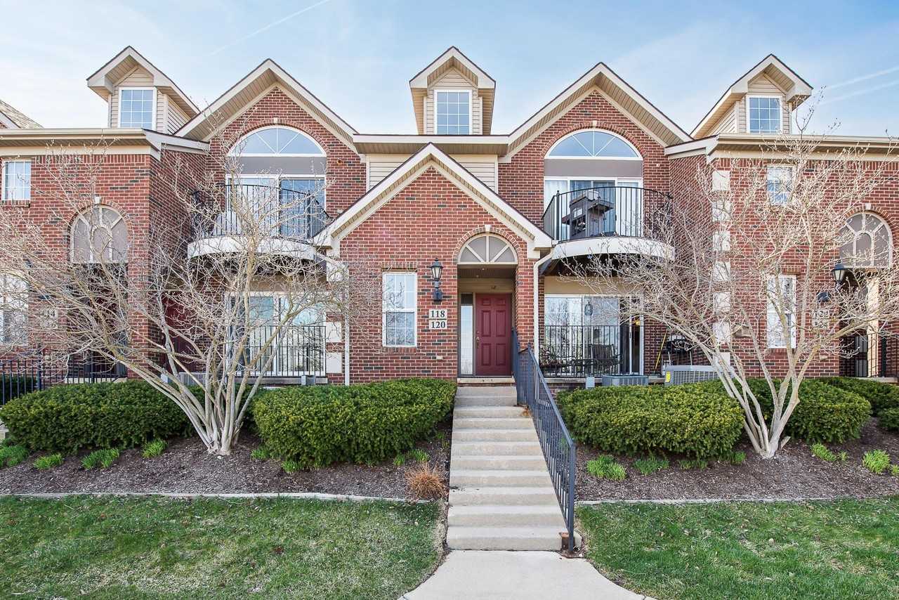 120 W Oakbrook Dr - Photo 2 of 36