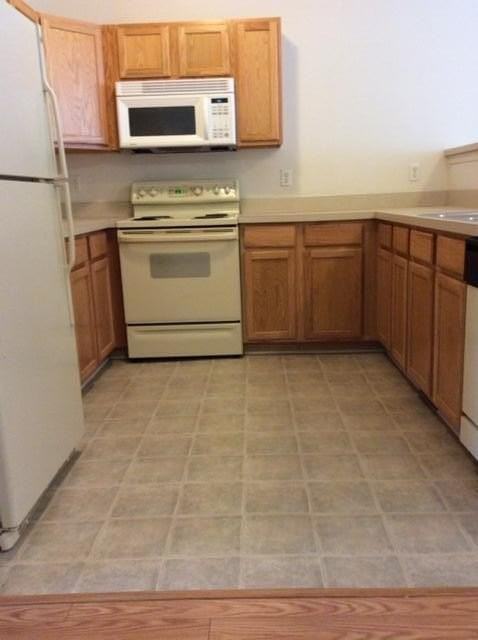 1021 Maiden Ln - Photo 5 of 9